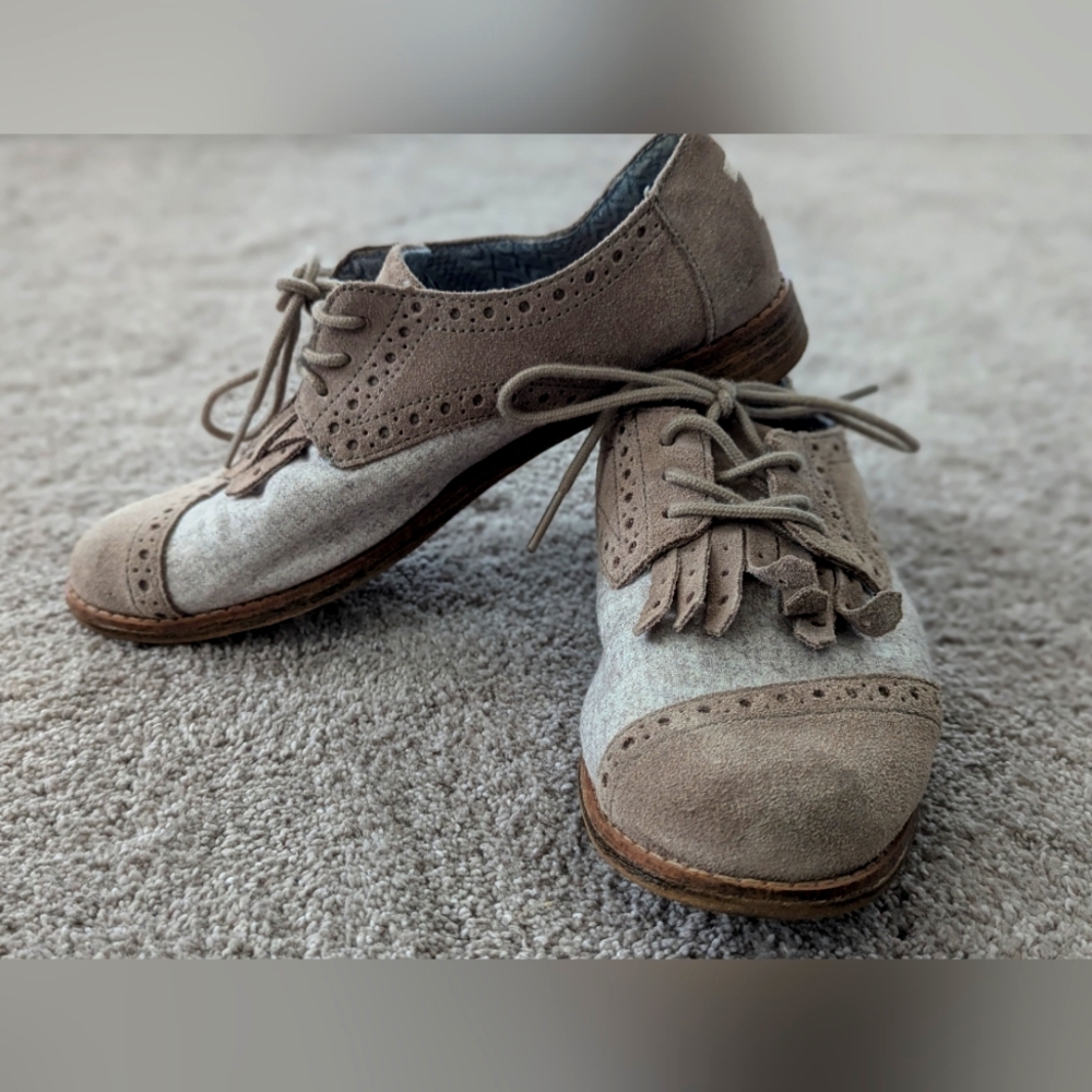 Toms Saddle Shoes
